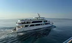 AMs Adriatic Sky on the ocean